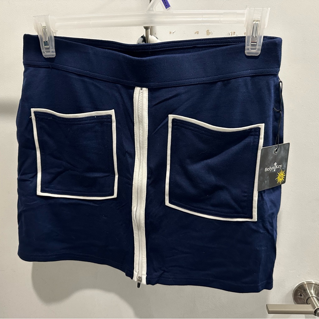 Belyn Key Women’s Pocket Zip Skort. Blue And White. Size Medium.